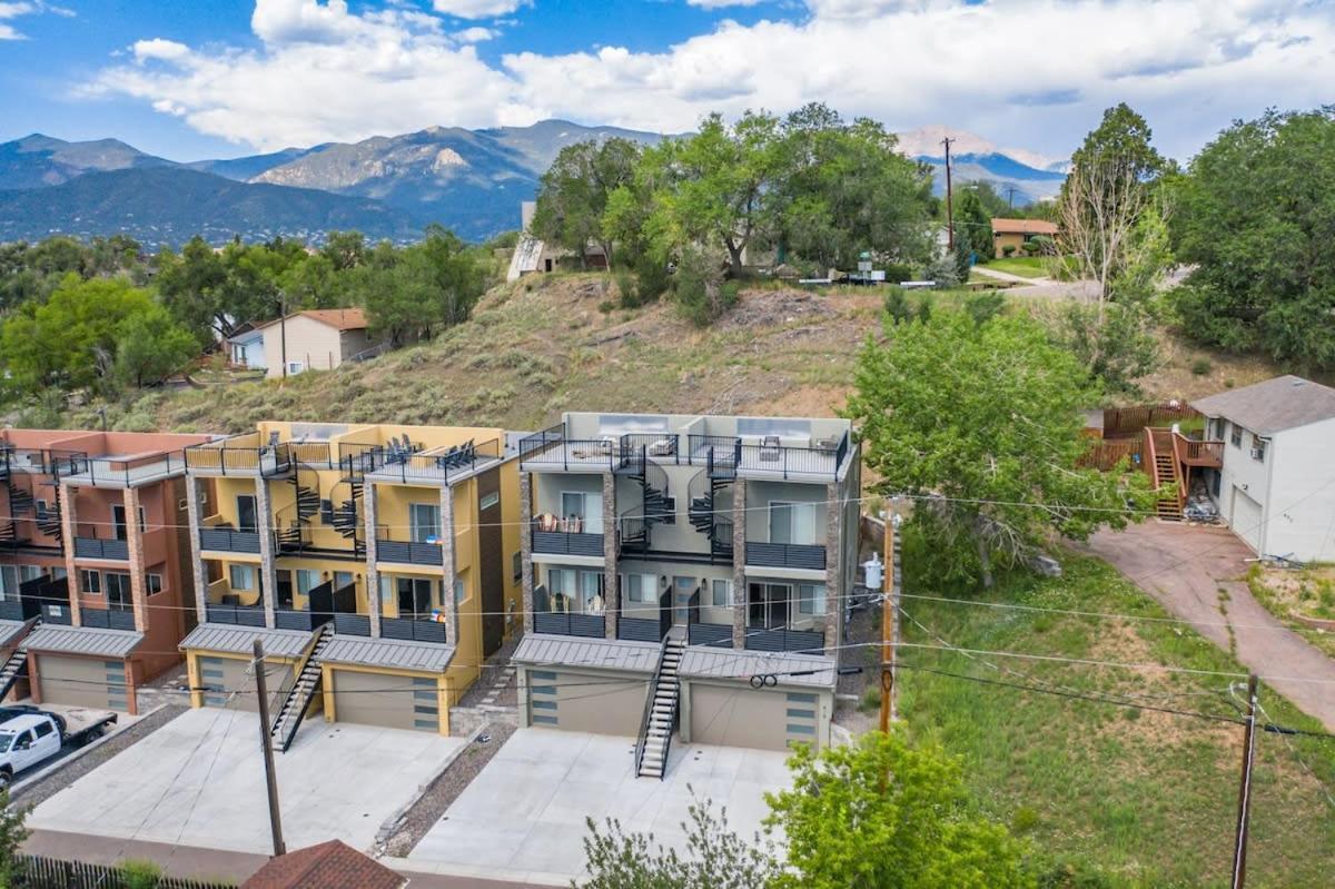 4Bd Home W Rooftop Patio Fire Pit & Mountain Views Colorado Springs Exterior photo